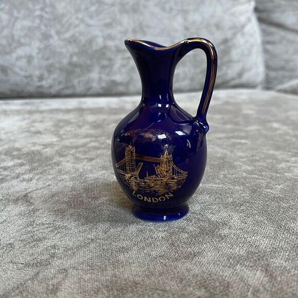 Other - VINTAGE Cobalt Blue Vase Trimmed in Gold London